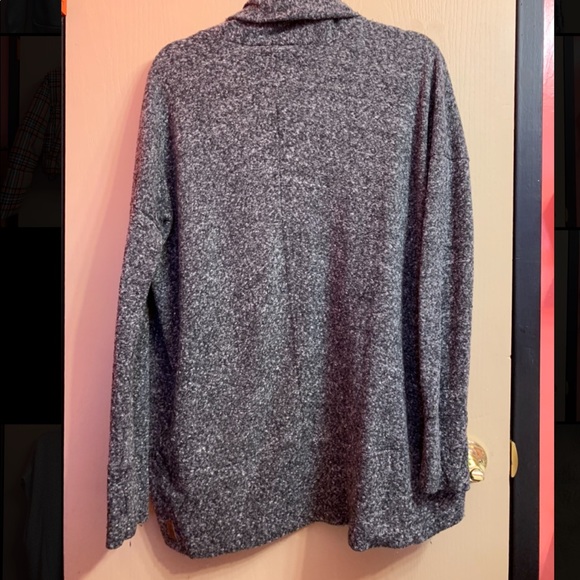 Roots cardigan - Picture 2 of 2